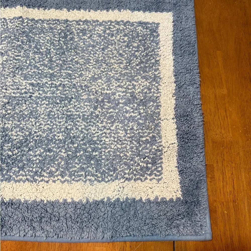 Bathroom rug